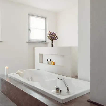 Scarpa - Barolo Luxury Escape