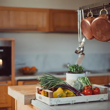 Scarpa - Barolo Luxury Escape Villa Verduno