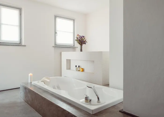 Scarpa - Barolo Luxury Escape